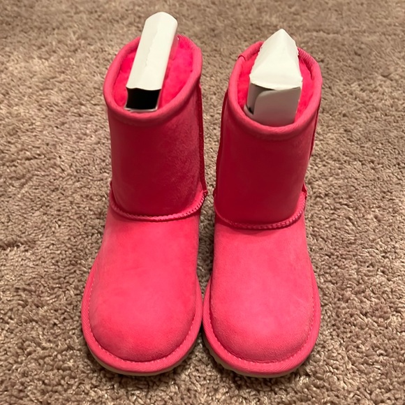 Kids Ugg boots - Picture 1 of 4
